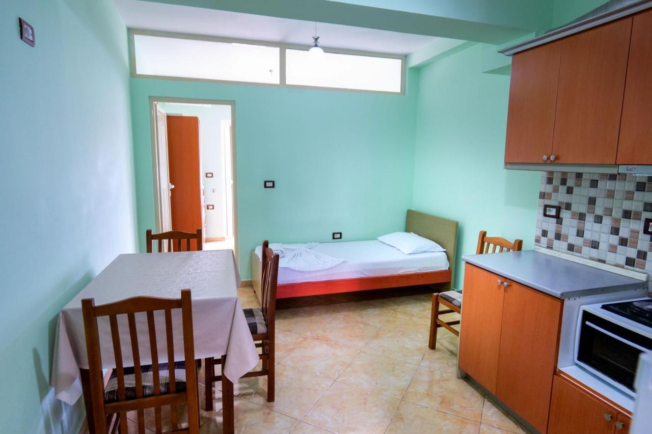 Rei Apartments Sarandë Exteriör bild