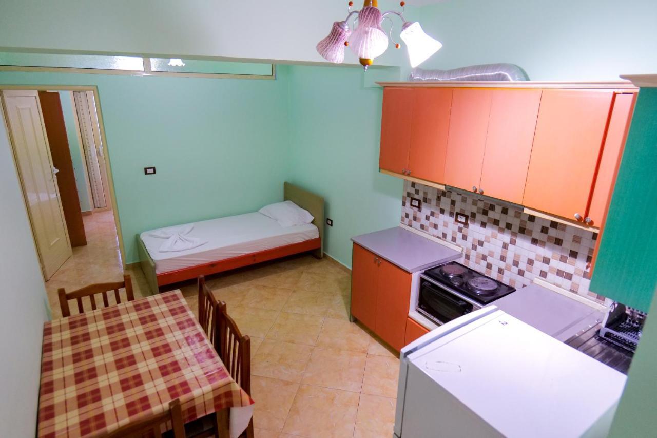 Rei Apartments Sarandë Exteriör bild