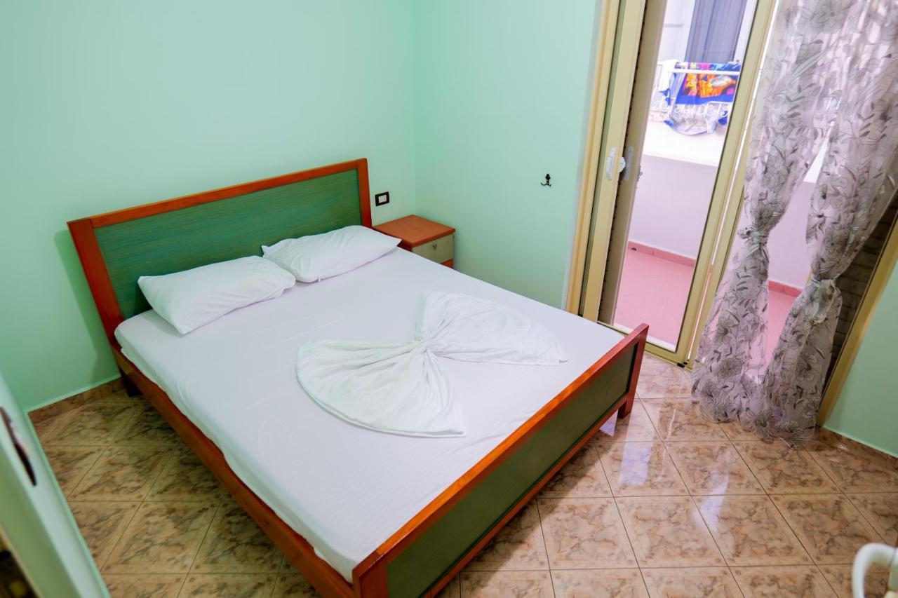 Rei Apartments Sarandë Exteriör bild