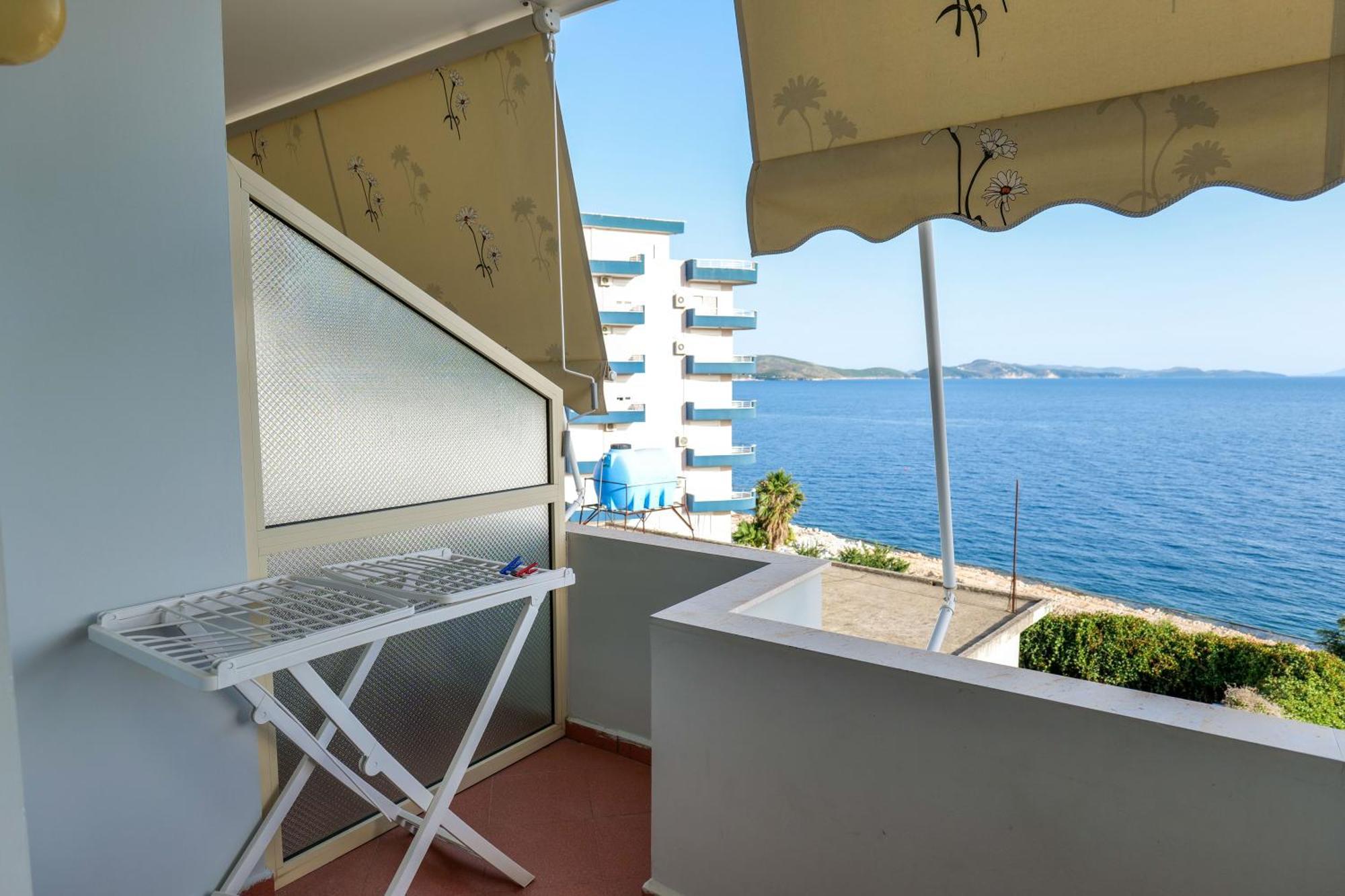 Rei Apartments Sarandë Rum bild
