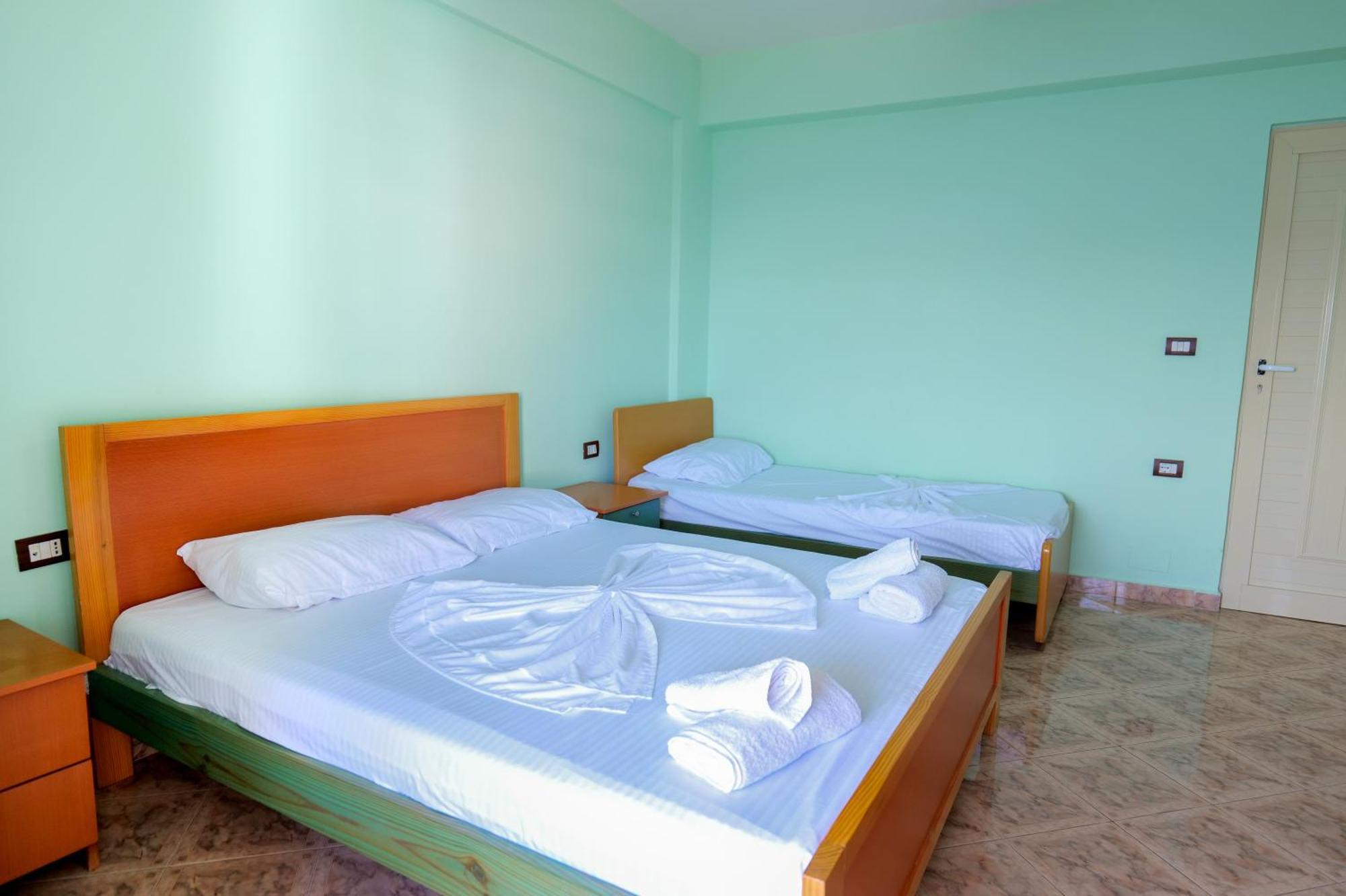 Rei Apartments Sarandë Rum bild
