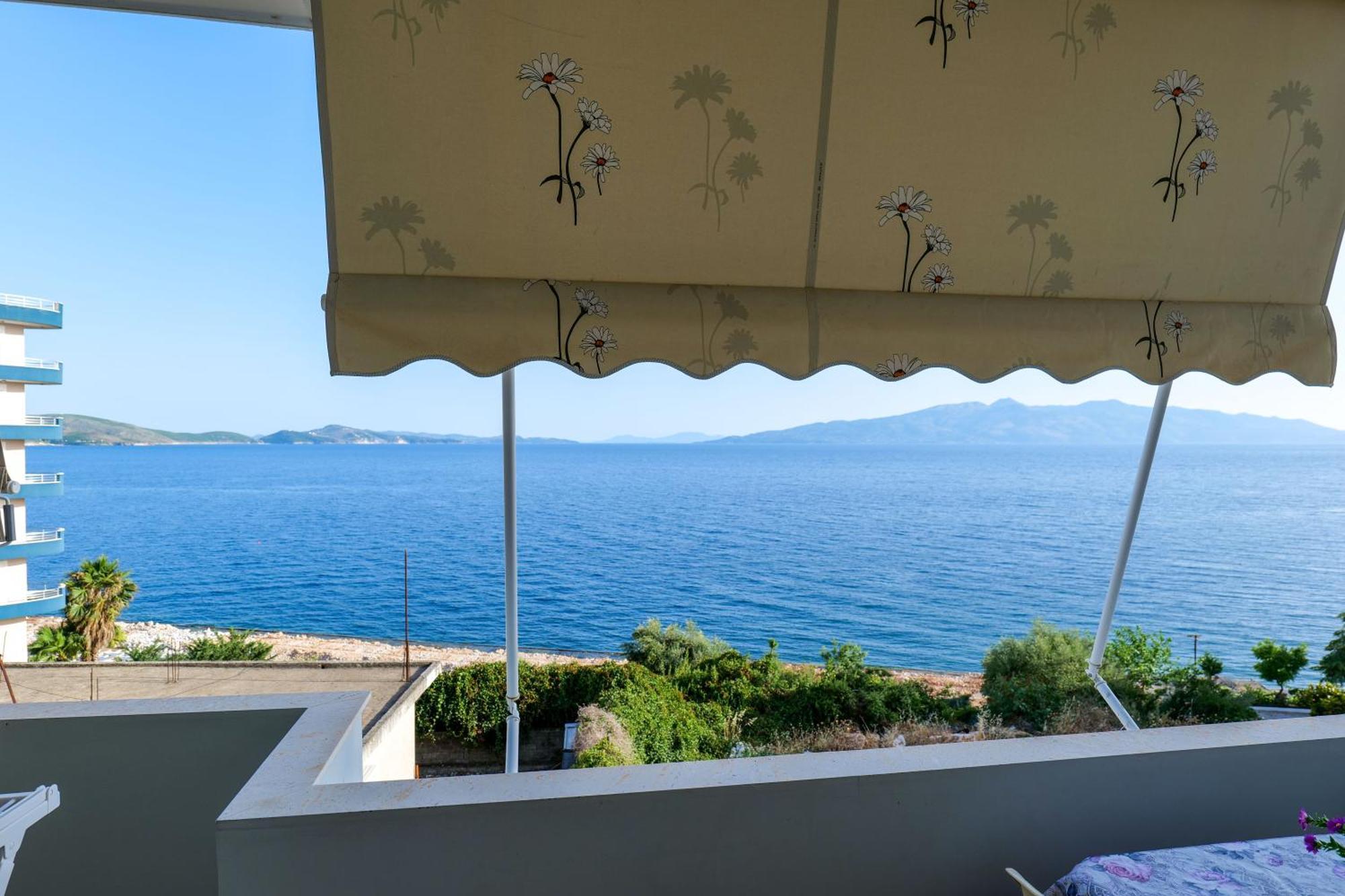 Rei Apartments Sarandë Rum bild